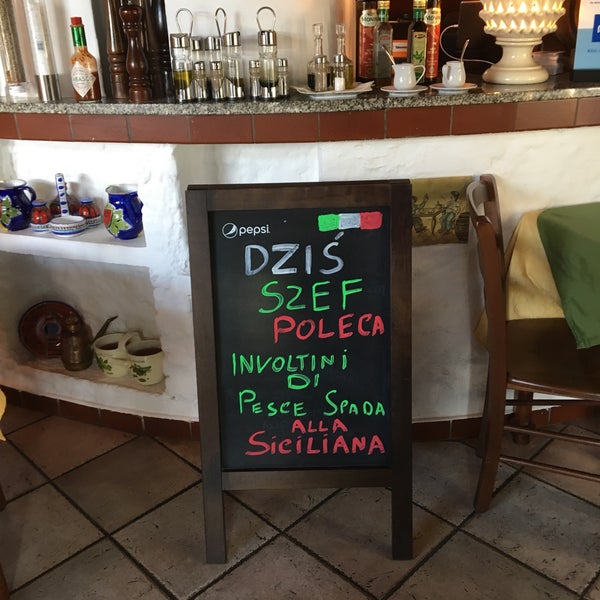 Photo prise au SICILIA Ristorante Pizzeria par Sergio P. le8/4/2019