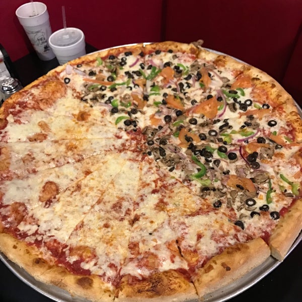 Photo taken at Gus&#39;s New York Style Pizza by Mohammed A. on 1/13/2018