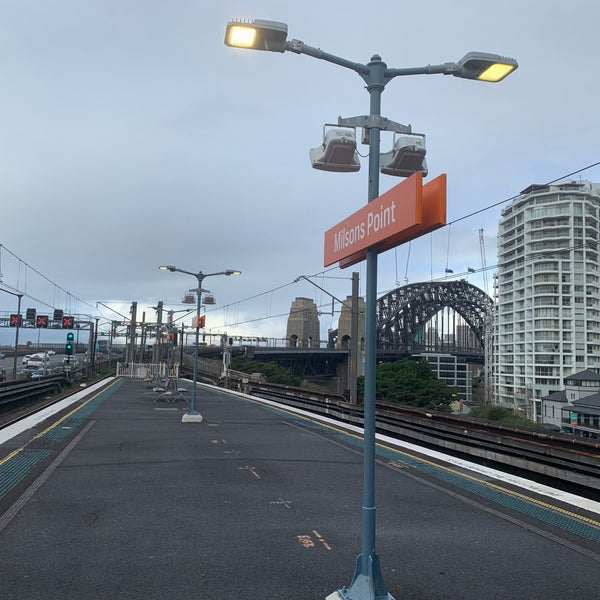 Photo taken at Milsons Point Station by Nelson H. on 7/4/2019