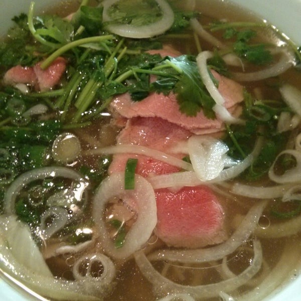 Photo taken at Pho Hoa Restaurant by Larry H. on 4/20/2014