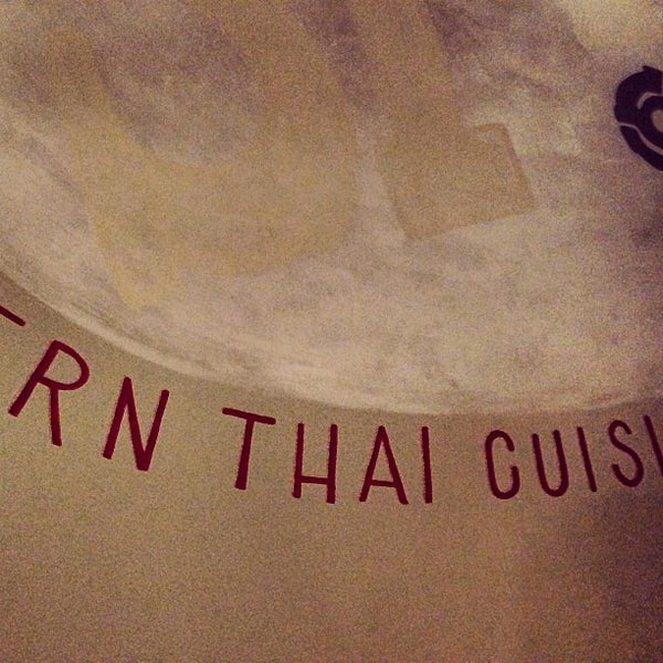 Снимок сделан в SPIN Modern Thai Cuisine пользователем marshall w. 6/14/2013