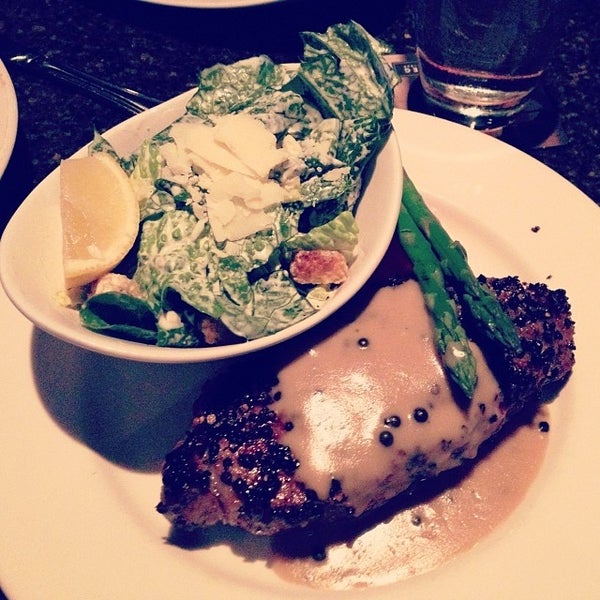 Снимок сделан в The Keg Steakhouse + Bar - Coquitlam пользователем Nancy W. 1/1/2014