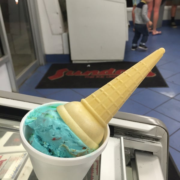 Photo taken at Sundaes The Ice Cream Place by Christina O. on 5/28/2016