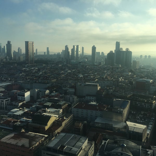 Клауд страйф ремейк rule 34. Цвет пасмурного неба в одежде. Final fantasy 7 клауд и тифа. Final fantasy 7 клауд. 34 клауд.