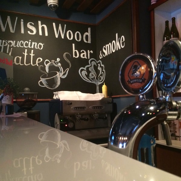 2/22/2015 tarihinde Anton G.ziyaretçi tarafından Wish Wood Bar &amp; Smoke'de çekilen fotoğraf