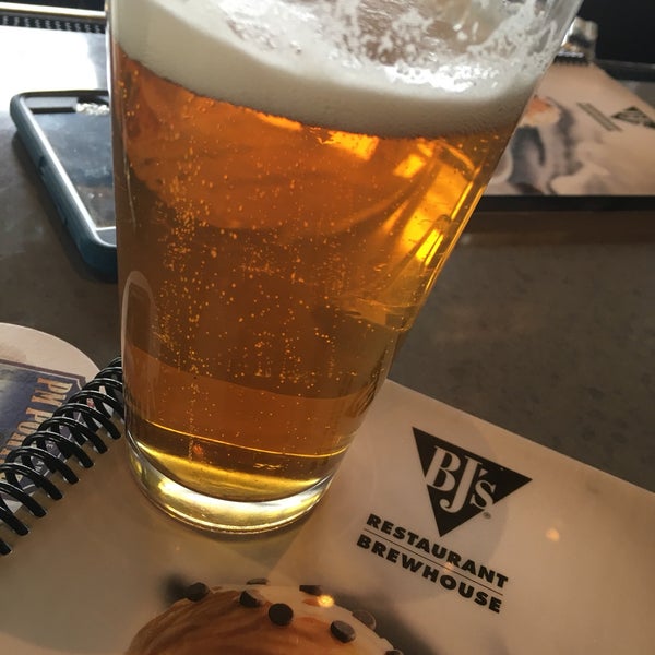 Photo taken at BJ&#39;s Restaurant &amp; Brewhouse by Dan T. on 1/17/2018