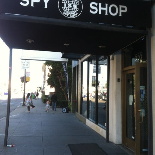 Das Foto wurde bei International Spy Shop von Cy C. am 10/2/2012 aufgenommen