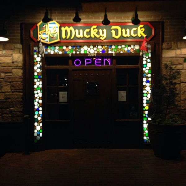 Foto diambil di Mucky Duck oleh Mike K. pada 4/20/2014