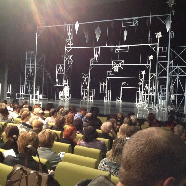 12/12/2014 tarihinde Darya A.ziyaretçi tarafından Молодёжный театр на Фонтанке'de çekilen fotoğraf