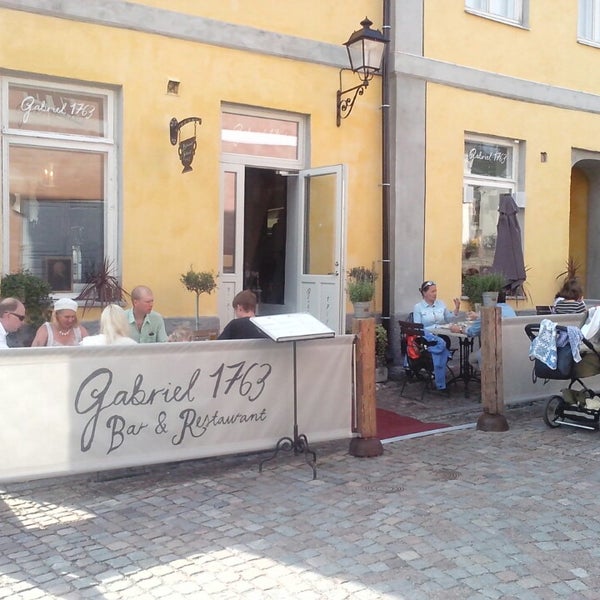 Foto tomada en Gabriel 1763 Bar &amp; Restaurant  por Kirill R. el 8/18/2013