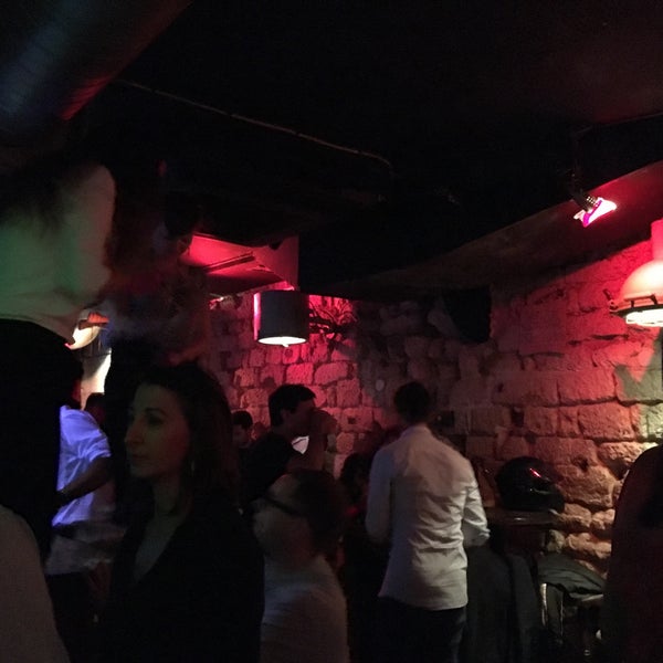 Le N'Importe Quoi Bar à cocktail à Paris