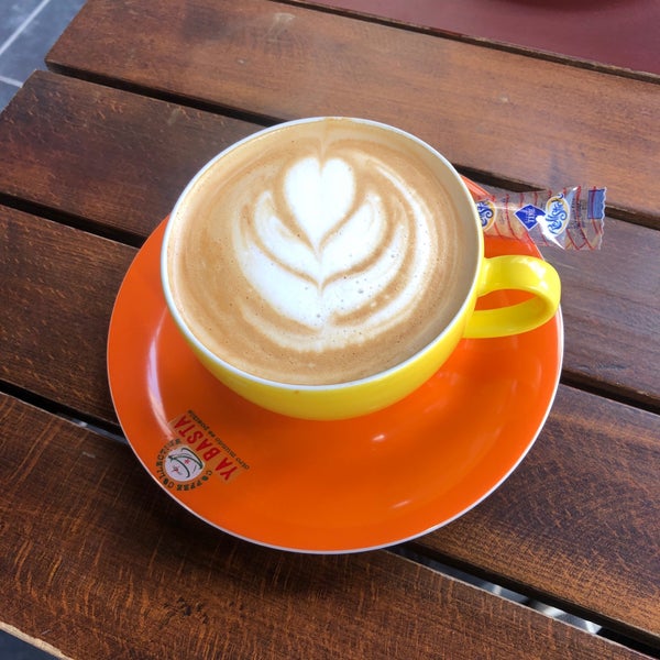 11/5/2018 tarihinde Fatih Ş.ziyaretçi tarafından Roastico Coffee Shop &amp; Bar'de çekilen fotoğraf
