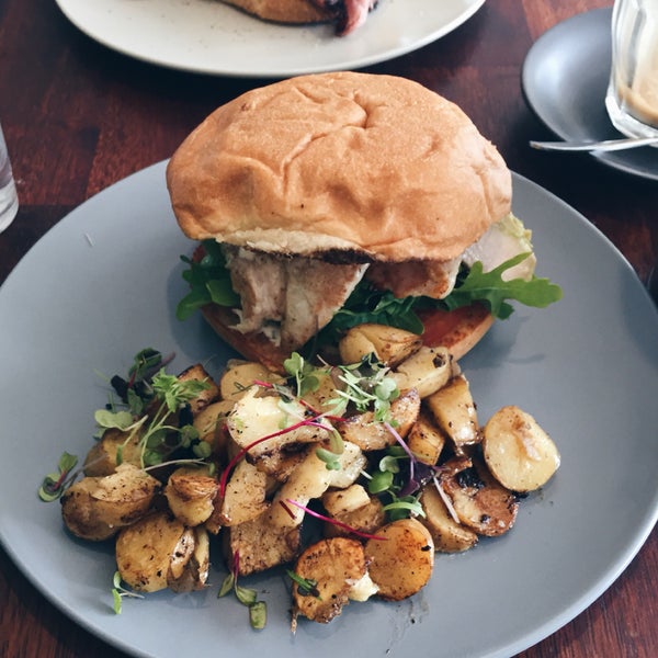Good buns 😊 Grilled Chicken burger.