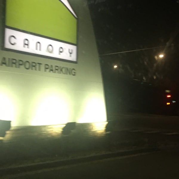 Photo prise au Canopy Airport Parking par Heather Alton T. le7/2/2019