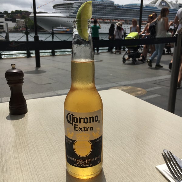 Photo taken at Sydney Cove Oyster Bar by Esther t. on 1/2/2017