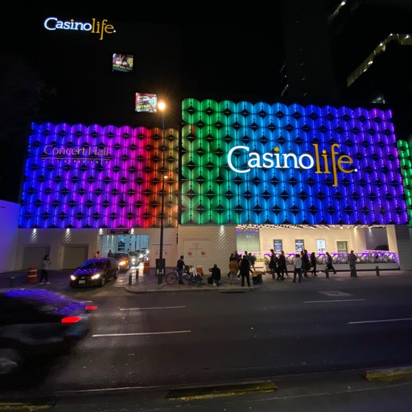 Das Foto wurde bei Casino Life von Jazmin L. am 11/30/2019 aufgenommen