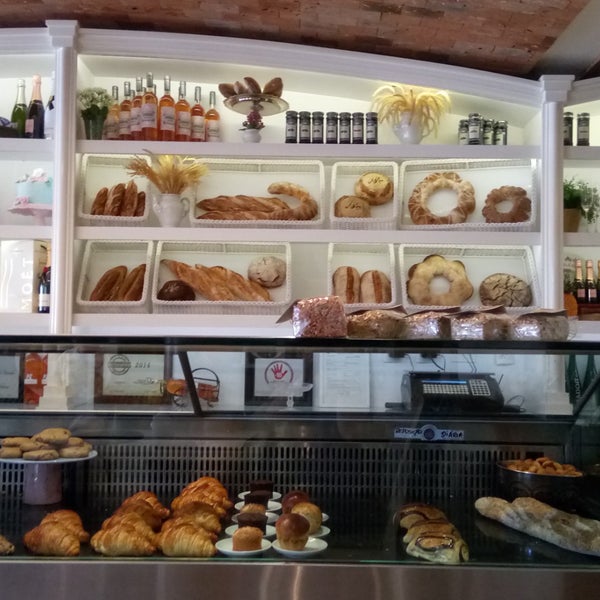 Photo prise au Maria Antonieta - Bistrô, Boulangerie &amp; Pâtisserie par Sandra E. le10/12/2017