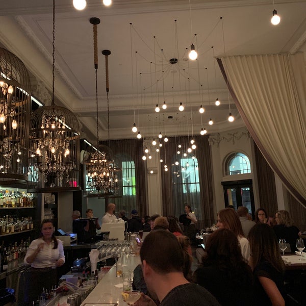 10/6/2018 tarihinde Eric S.ziyaretçi tarafından Brasserie 701'de çekilen fotoğraf