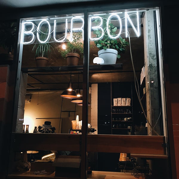 Photo prise au Mr.Bourbon par Mr.Bourbon le8/22/2018
