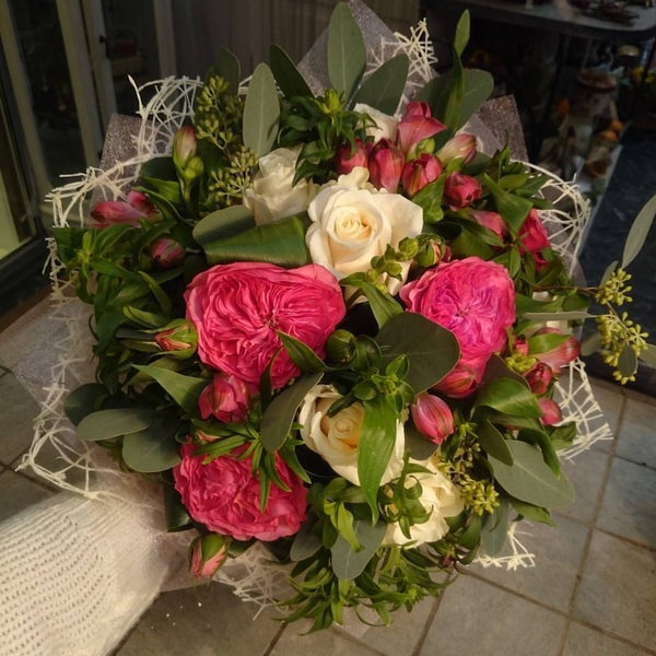 Foto diambil di Цветы на Погодинской oleh Anastasia S. pada 10/24/2015