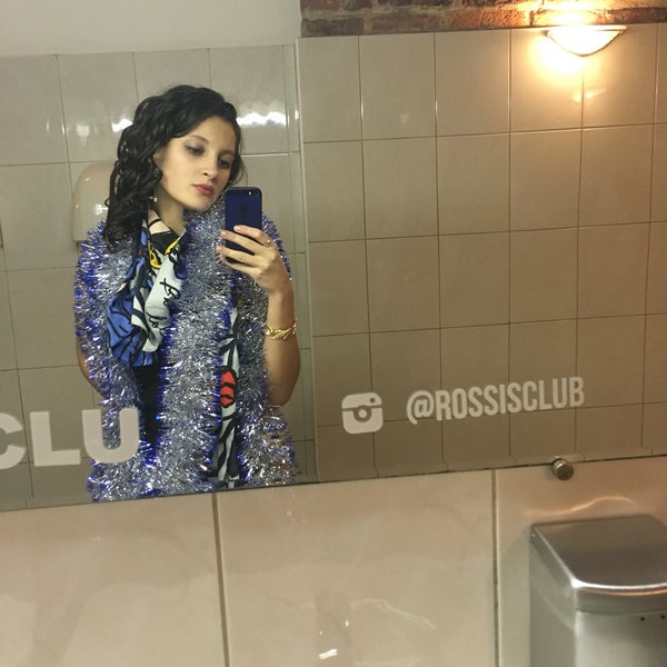 Das Foto wurde bei Rossi&#39;s Club von Nastya 🍥 S. am 12/18/2016 aufgenommen