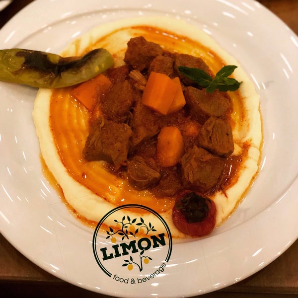 Снимок сделан в Limon Cafe Restaurant 🍋 пользователем LİMON CAFE RESTAURANT 6/8/2018