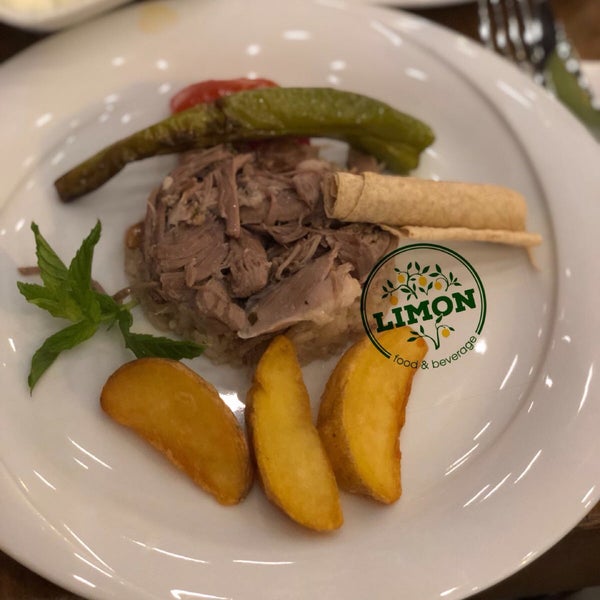Foto tirada no(a) Limon Cafe Restaurant 🍋 por LİMON CAFE RESTAURANT em 6/7/2018