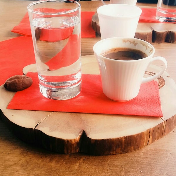 Das Foto wurde bei The Lukkans Coffee von Sinan S. am 10/14/2018 aufgenommen