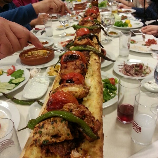 Снимок сделан в Adanalı Hasan Kolcuoğlu Restaurant пользователем Onur T. 4/20/2013