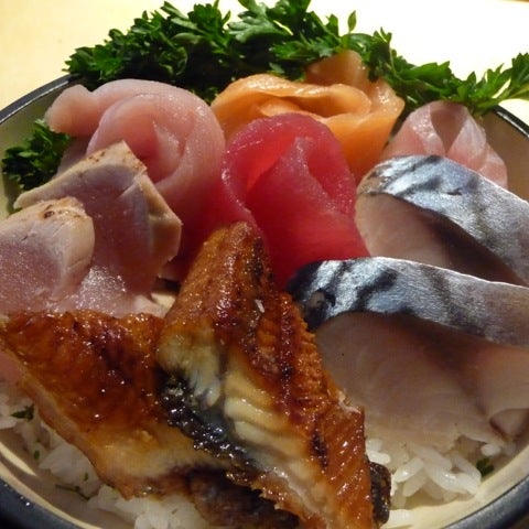 8/13/2014 tarihinde Bushido Japanese Restaurantziyaretçi tarafından Bushido Japanese Restaurant'de çekilen fotoğraf