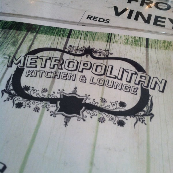 Foto tirada no(a) Metropolitan Kitchen &amp; Lounge por Christine M. em 6/9/2013