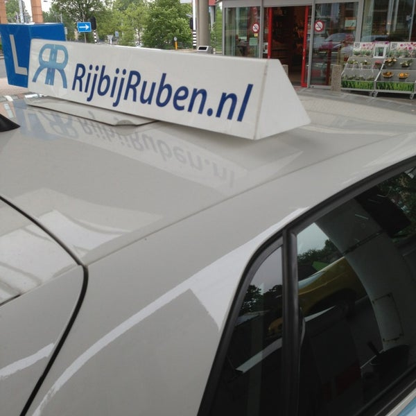 6/17/2013にRijschool R.がTotal Zaandamで撮った写真