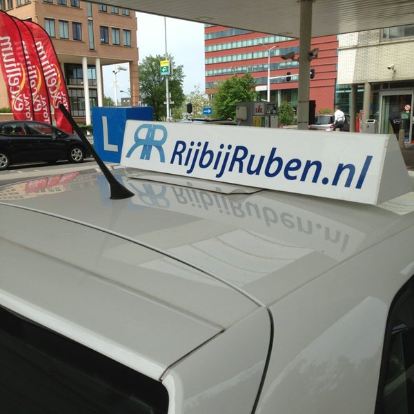 6/13/2013にRijschool R.がTotal Zaandamで撮った写真