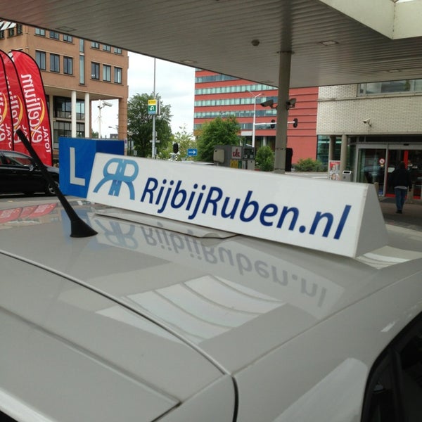 7/11/2013にRijschool R.がTotal Zaandamで撮った写真