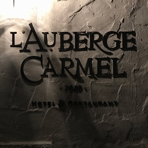 Foto diambil di L&#39;Auberge Carmel oleh Kathy 👩🏻‍💻 L. pada 11/22/2016