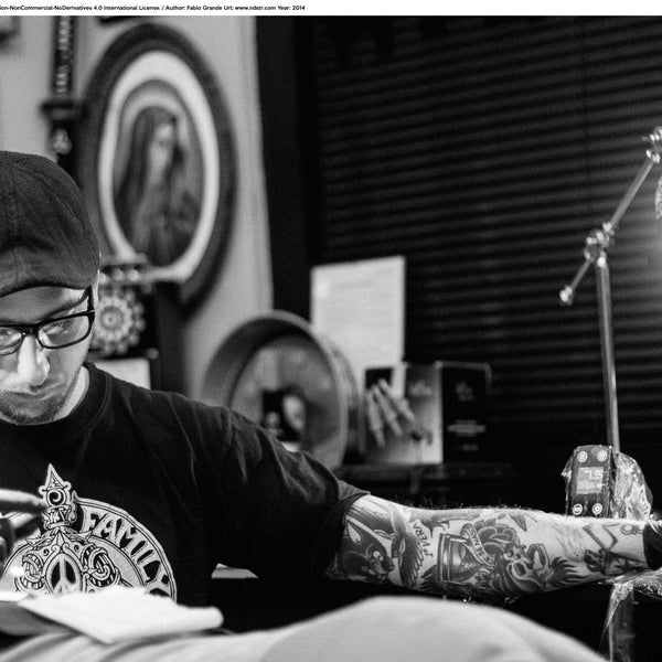 รูปภาพถ่ายที่ Bold Will Hold Tattoo - Samuele Briganti โดย Bold Will Hold Tattoo - Samuele Briganti เมื่อ 1/12/2018