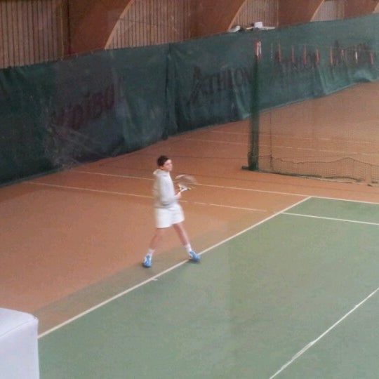 Das Foto wurde bei Justine Henin Tennis Academy von Sébastien B. am 2/13/2013 aufgenommen