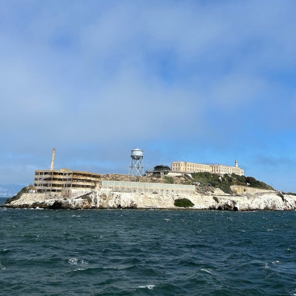Photo taken at Alcatraz Cruises by Saleh Alobaid on 5/4/2024