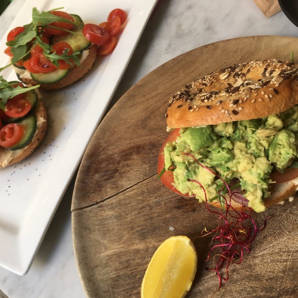 3/9/2019 tarihinde Anika S.ziyaretçi tarafından Bagel'de çekilen fotoğraf