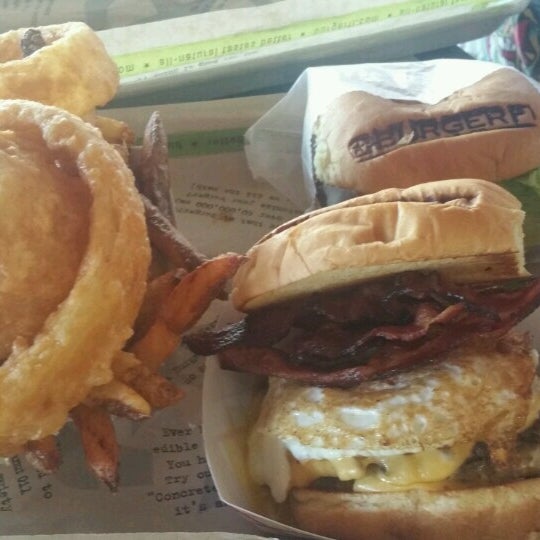 Photo taken at BurgerFi by Val R. on 10/16/2016