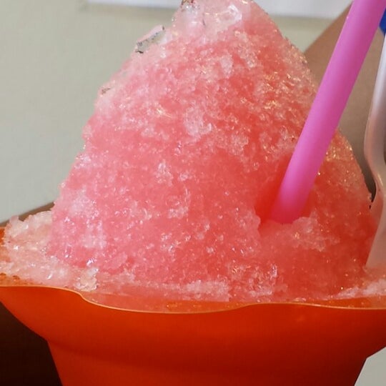 Photo taken at Cool Cones Shave Ice by Yadi G. on 7/10/2014