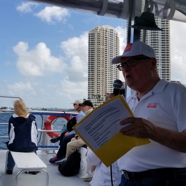 Foto scattata a Island Queen Cruise da Michael W. il 5/4/2019