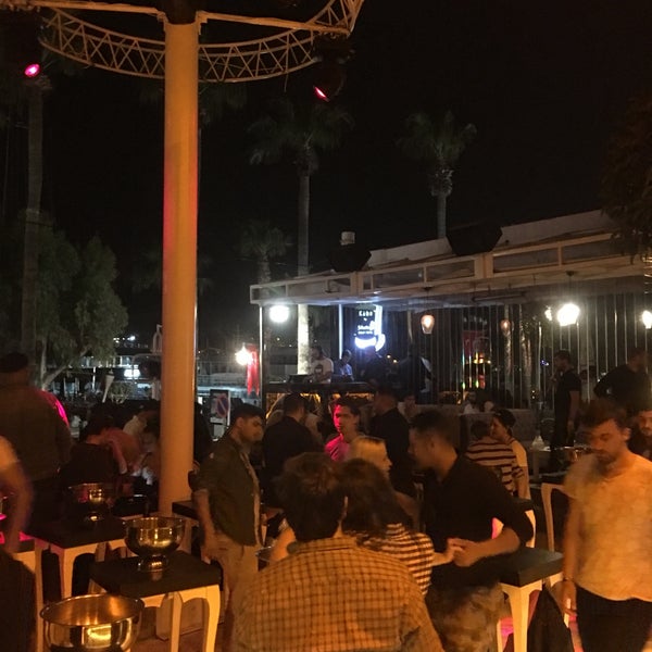 Das Foto wurde bei Küba Restaurant &amp; Lounge Bar von Sssdd A. am 4/25/2019 aufgenommen