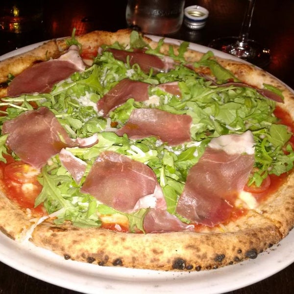 1/10/2017에 Gerardo R.님이 Bavaro&#39;s Pizza Napoletana &amp; Pastaria에서 찍은 사진