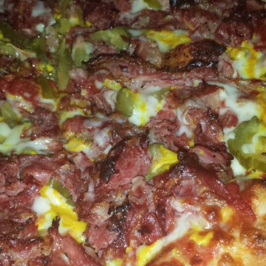 Foto tomada en Downey Pizza Company  por Elisa D. el 4/7/2014