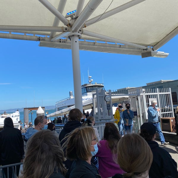 Foto tirada no(a) Alcatraz Cruises por Fares em 3/9/2022