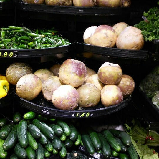 Kennie's Market Grocery Store