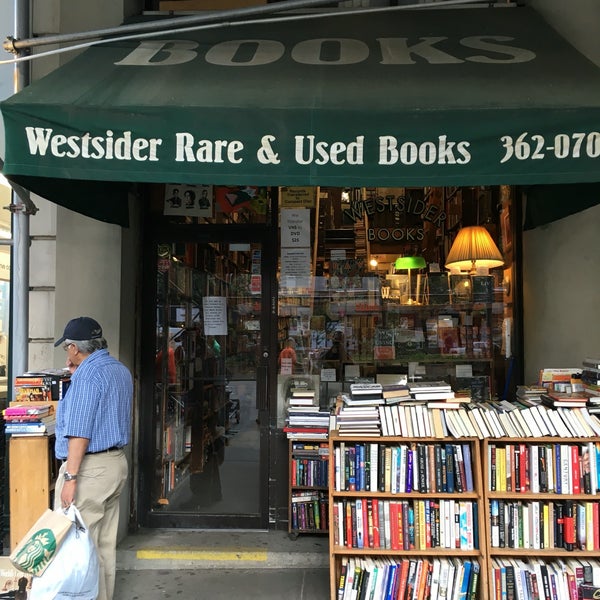 Photo taken at Westsider Rare &amp; Used Books Inc. by Henrique N. on 6/20/2016