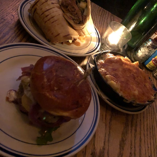 Can’t recommend it enough! Got the Truffle Mac&Cheese, Proper Burger, and Caribbean Queen, and all were fantastic. Be sure to talk to a staff member to get in the waitlist for a table, or come early.