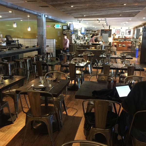 5/19/2017에 Jeremy G.님이 Calafia Café &amp; Market A Go-Go에서 찍은 사진